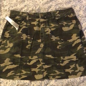 New! Camo mini skirt